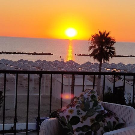 Bed and Breakfast Il Sorriso Di Angelina Pescara Exterior foto